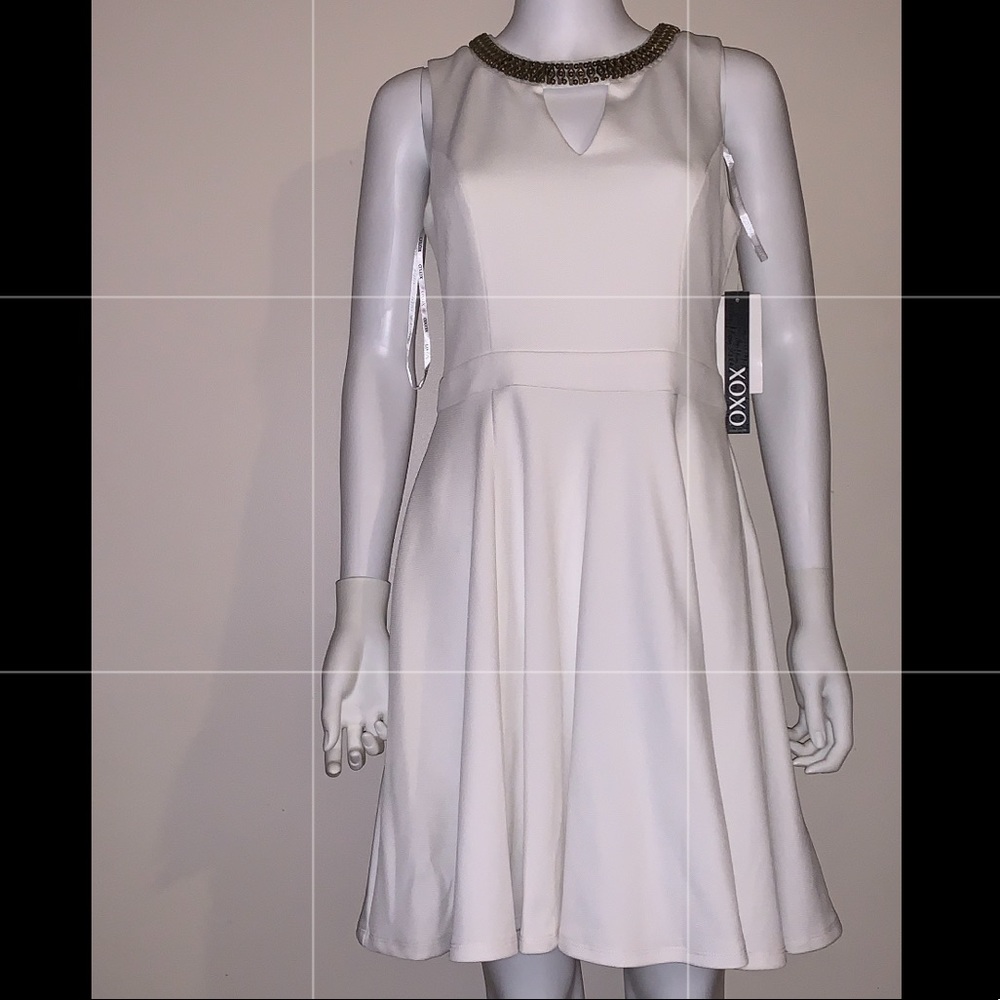XOXO WOMANS white dress SZ. L